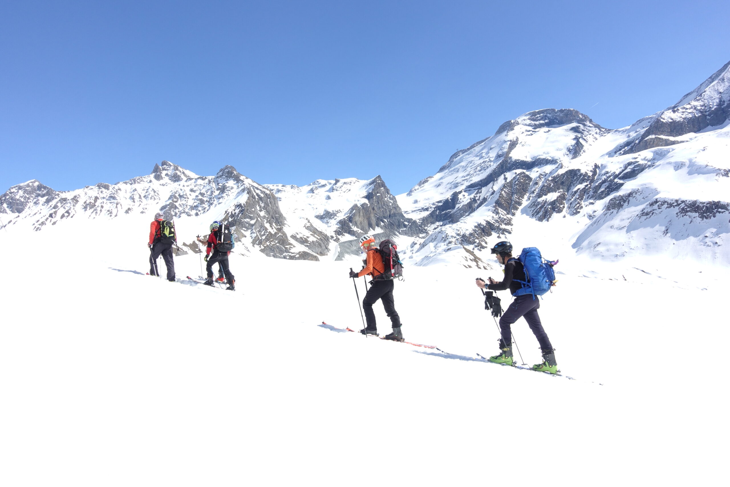 CURSO DE  ESQUÍ DE MONTAÑA  BAQUERIA BERET  LOS DÍAS 16 AL 21 DE FEBRERO DE 2025.