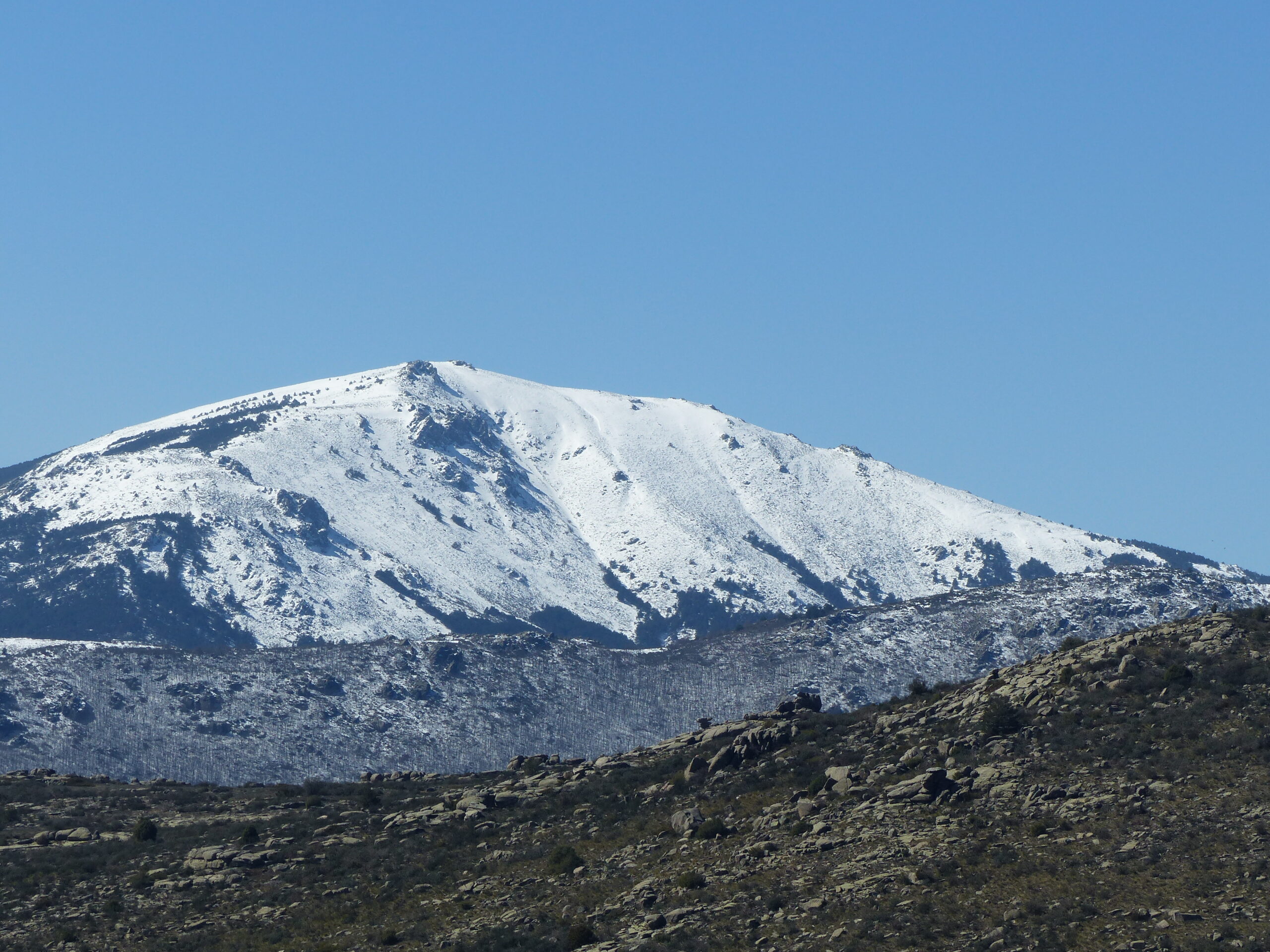 Ascensión a las Cabezas de Hierro (2.374 y 2.381 m)