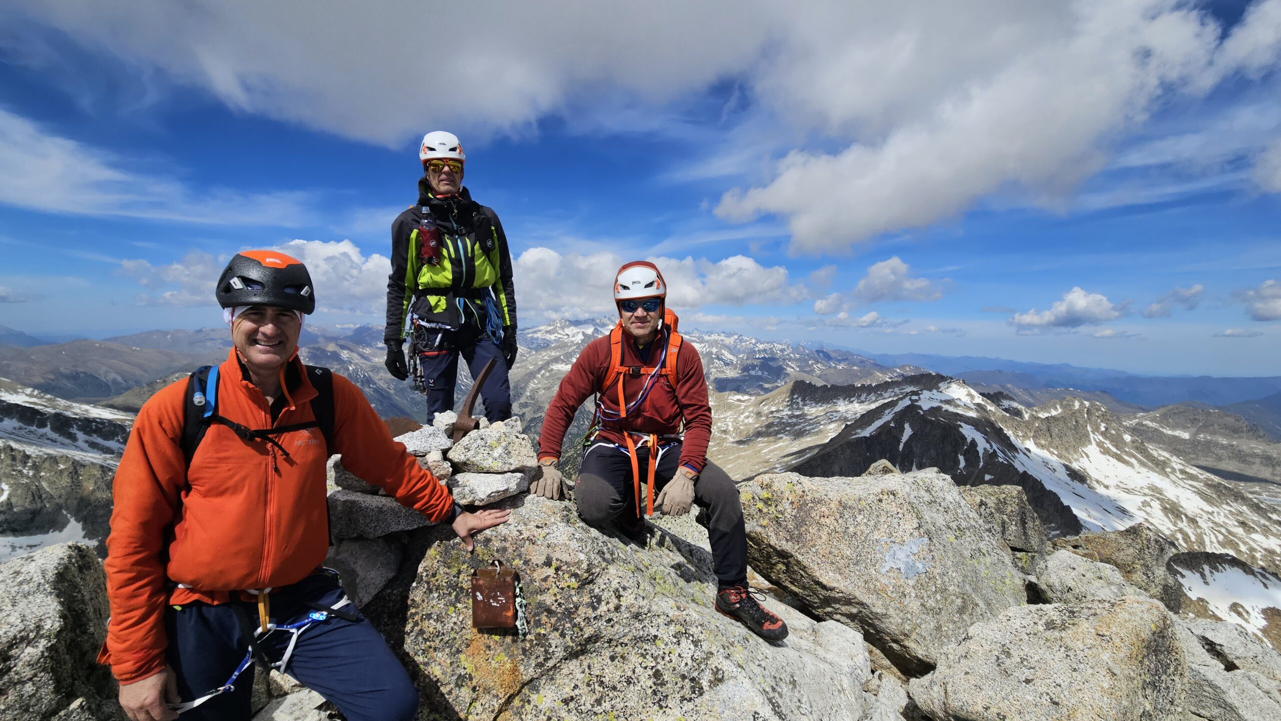 ASCENSIONES, FERRATAS Y ESCALADAS TUTELADAS EN EL PIRINEO 22 al 27 julio 2024