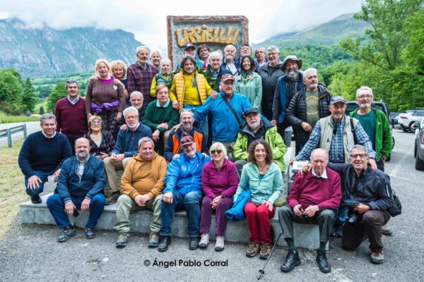 Homenaje a la cordada de la primera invernal al Naranjo en el 73el pasado viernes 17 de mayo.