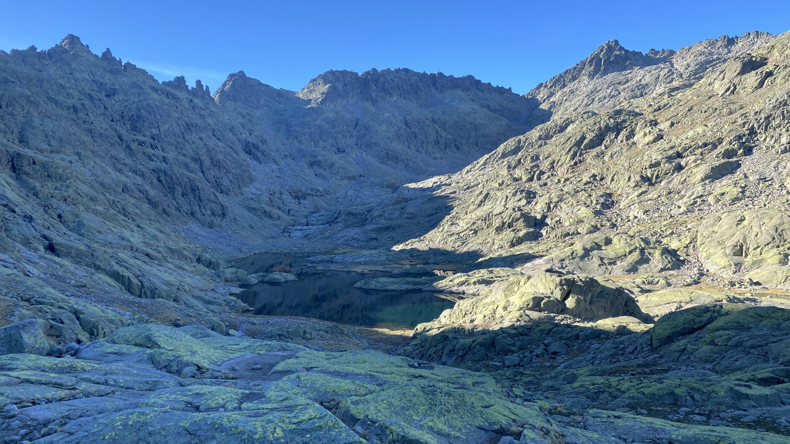 Refugio Laguna Grande de Gredos y Pico Morezón